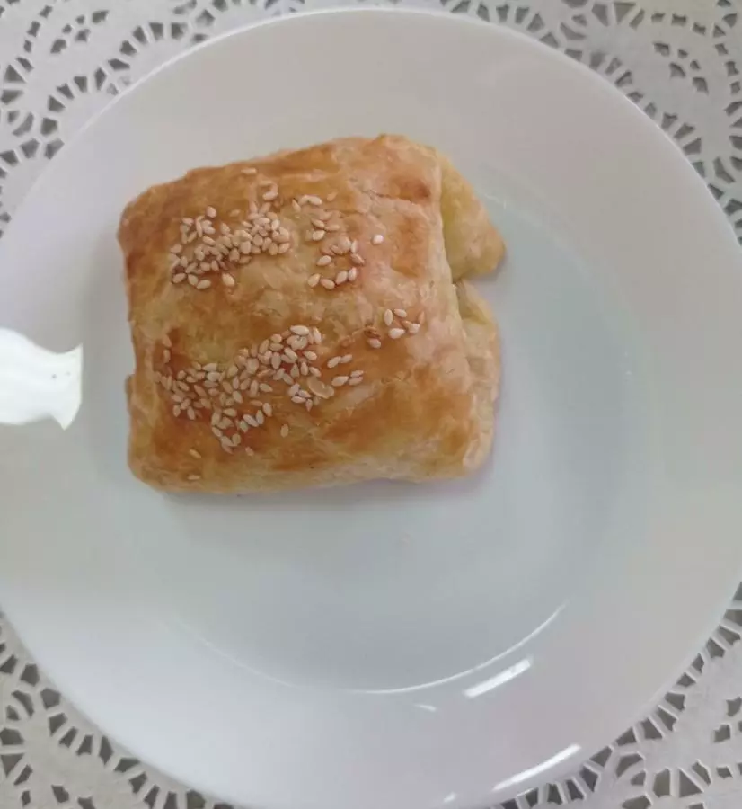 Слойка с ветчиной и сыром