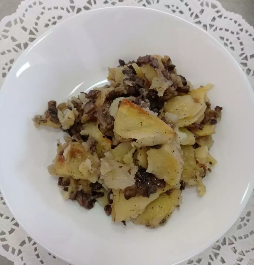 Картофель жареный с грибами