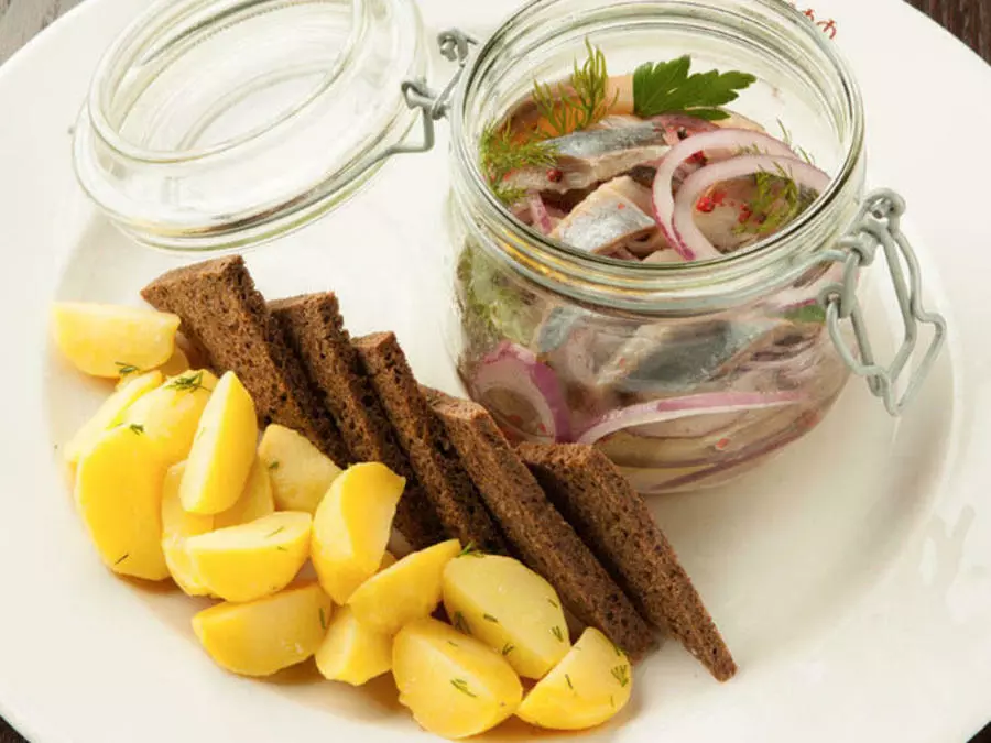 СЕЛЬДЬ С КАРТОФЕЛЕМ