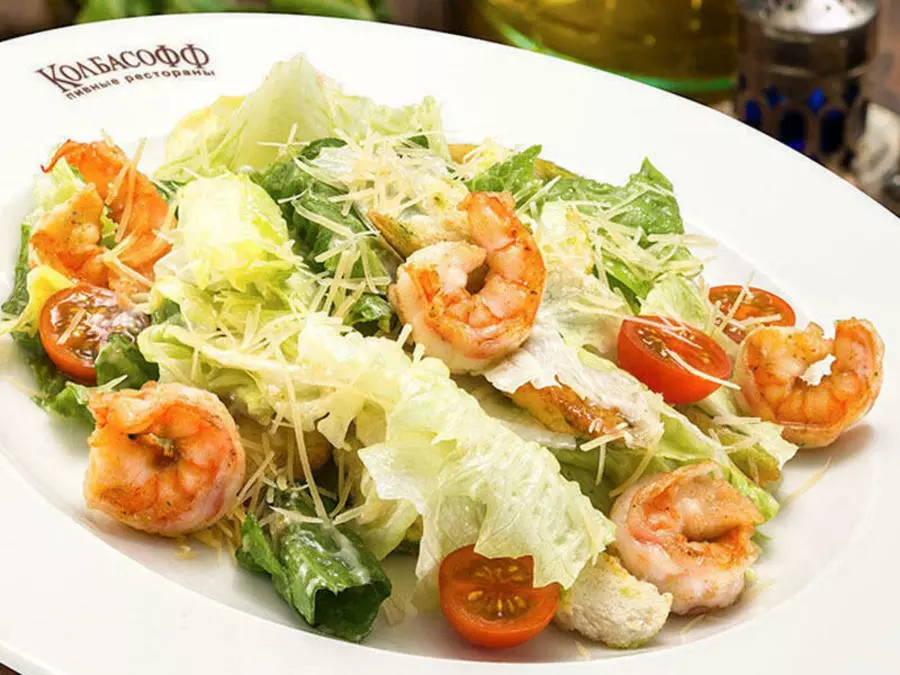 САЛАТ ЦЕЗАРЬ С КРЕВЕТКАМИ