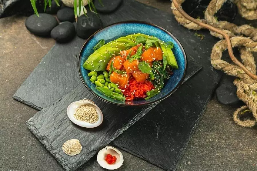 ПОКЕ С ЛОСОСЕМ