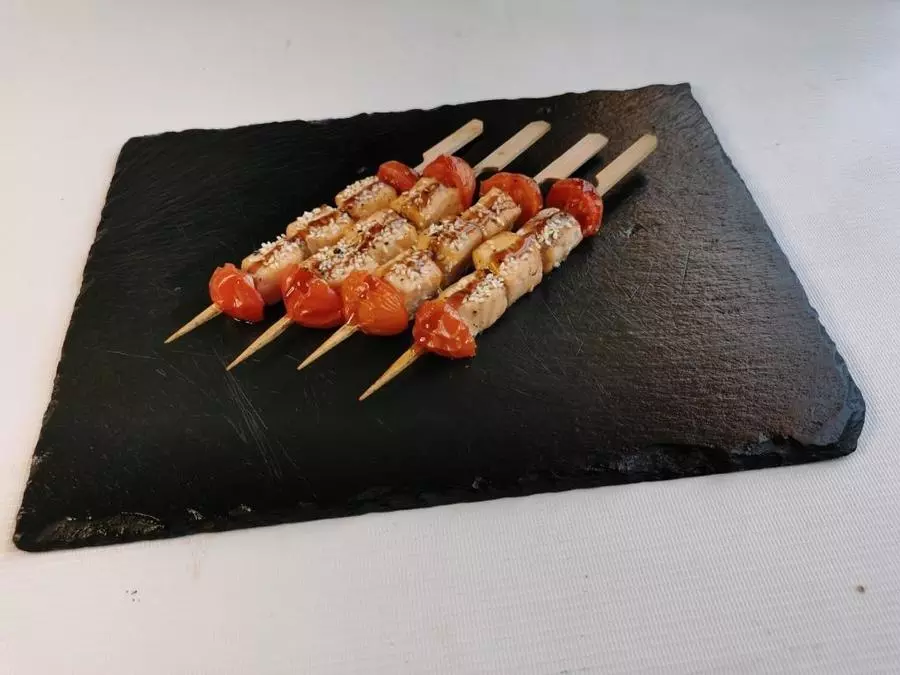 Мини-шашлычок с красной рыбой 