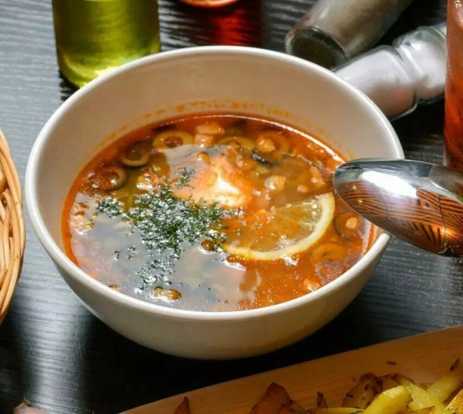 Солянка мясная 