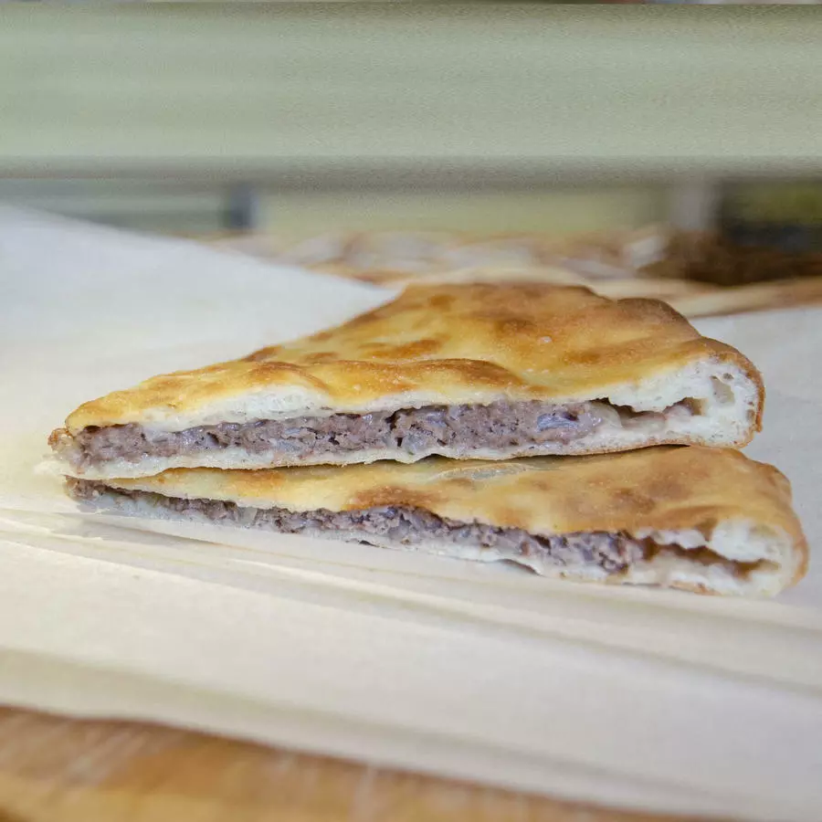 Осетинский пирог с мясом, порц.