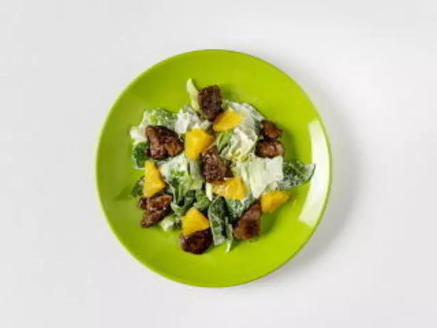 Салат с куриной печенью и дорблю