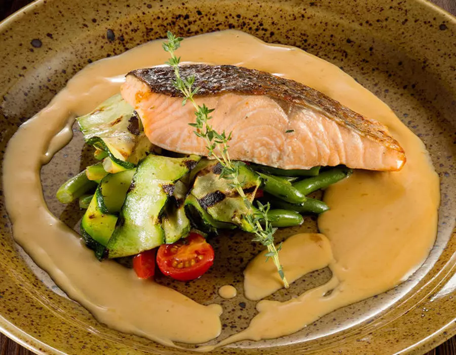 СЁМГА НА ОВОЩНОЙ ПОДУШКЕ