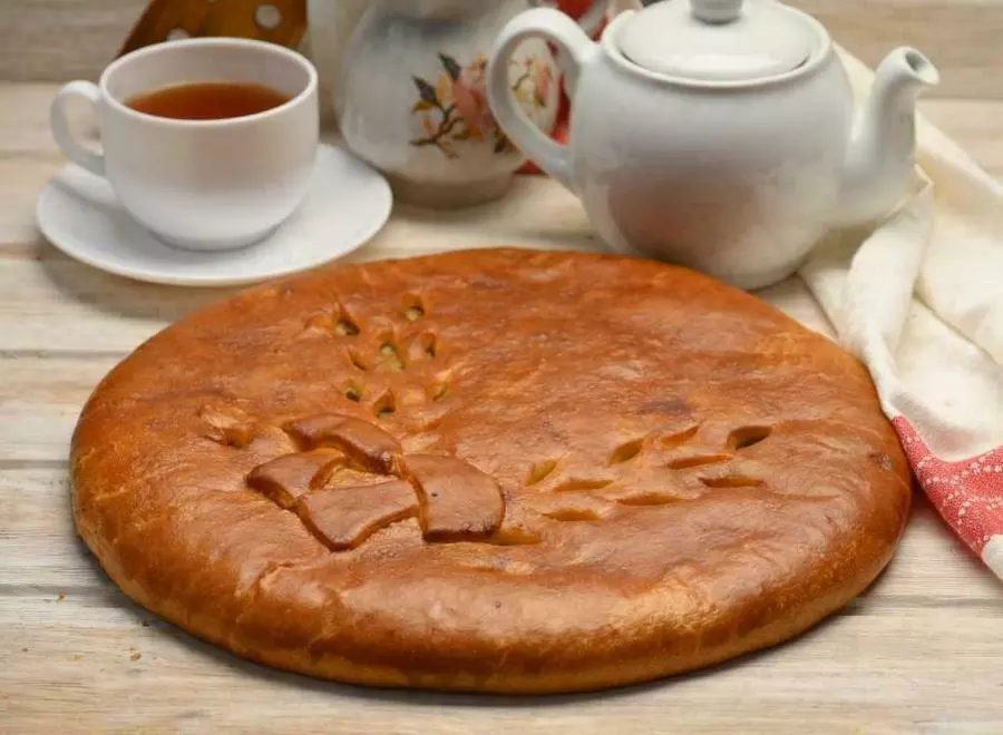 Пирог с капустой и грибами 0,9 