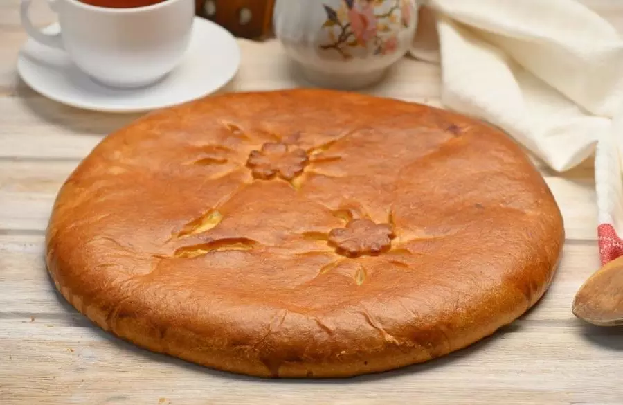 Пирог с курицей, ананасом и сыром 0,9 