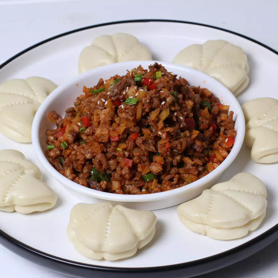 Баранина с лепёшками на пару 羊肉卷饼