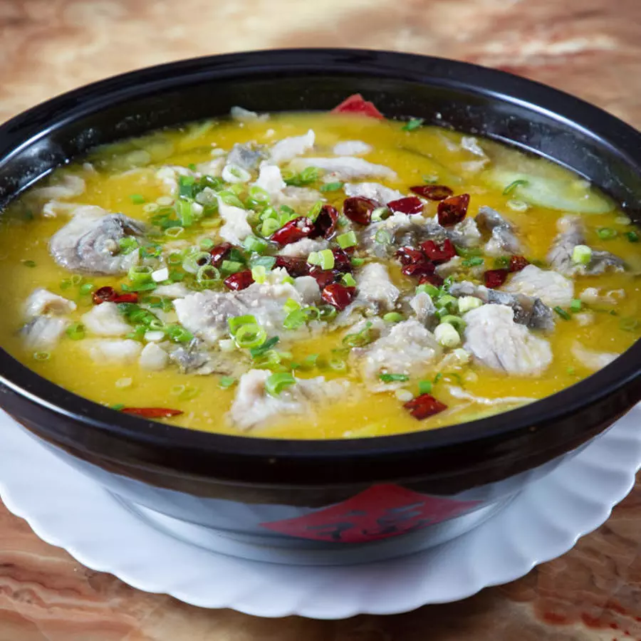 Карп с маринованной капустой 酸菜鱼