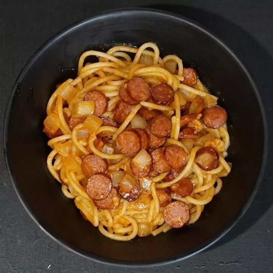 Паста с охотничьими колбасками