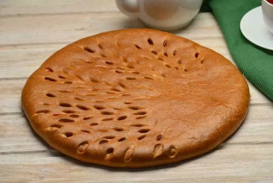 Пирог с брусникой и яблоком 0,9 
