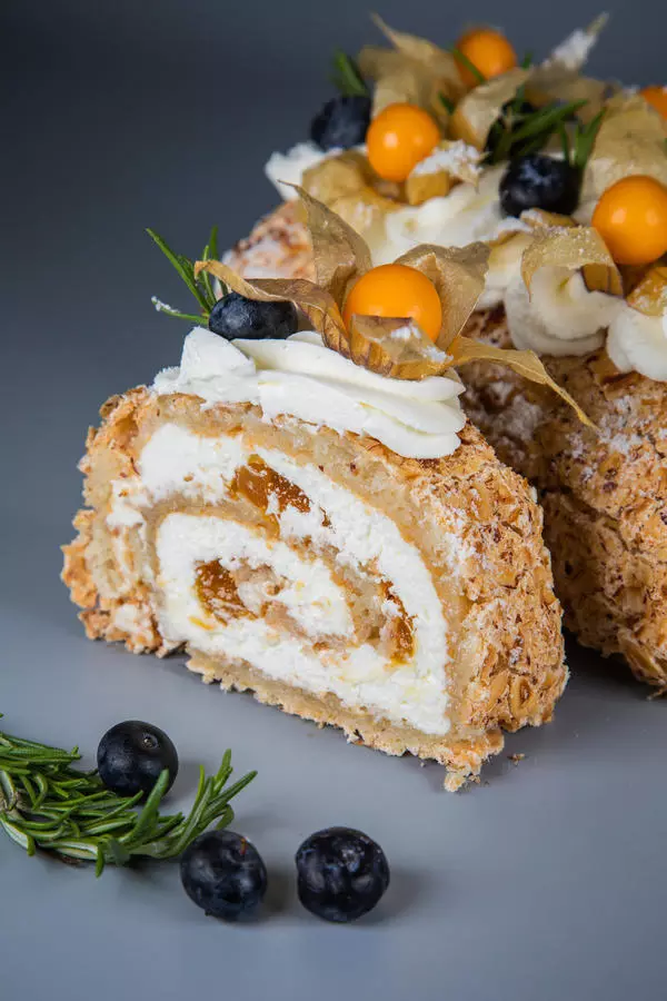 Меренг.рулет Манго-Маракуйя 120г