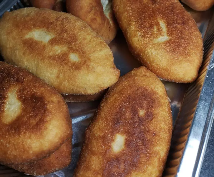 Пирожок с картошкой (жареный) 
