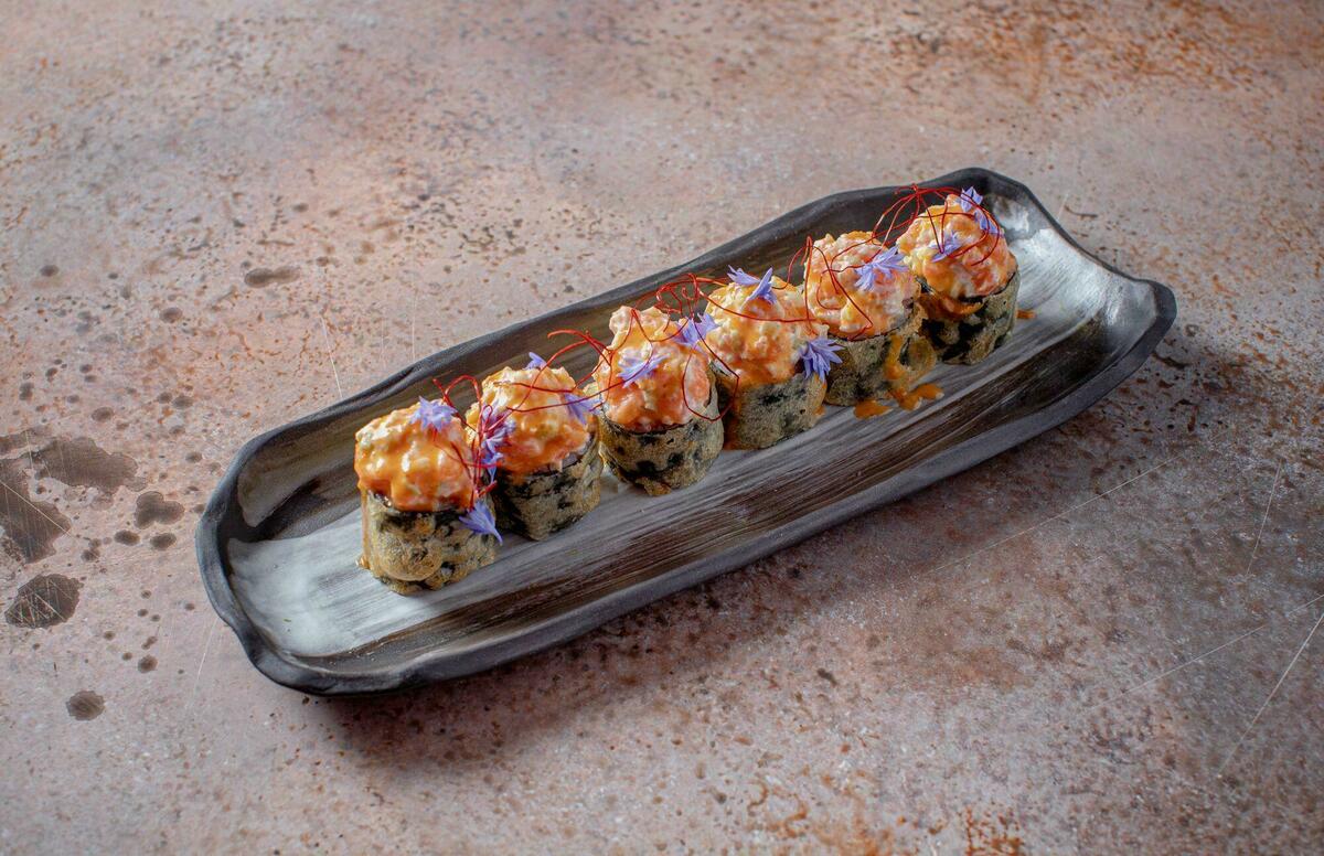 HOT ROLLS