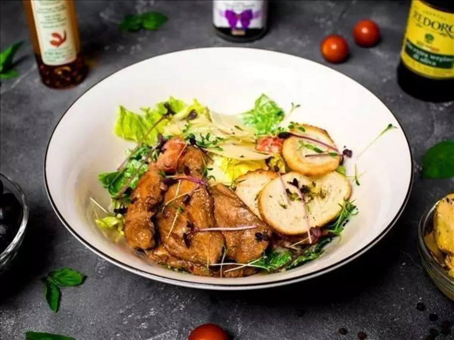Цезарь с Курицей
