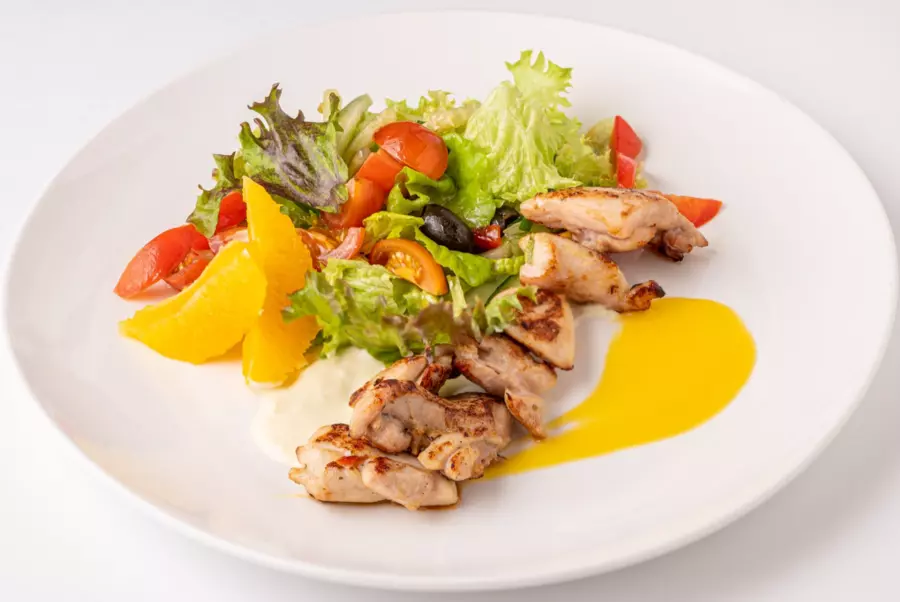 Салат с курицей