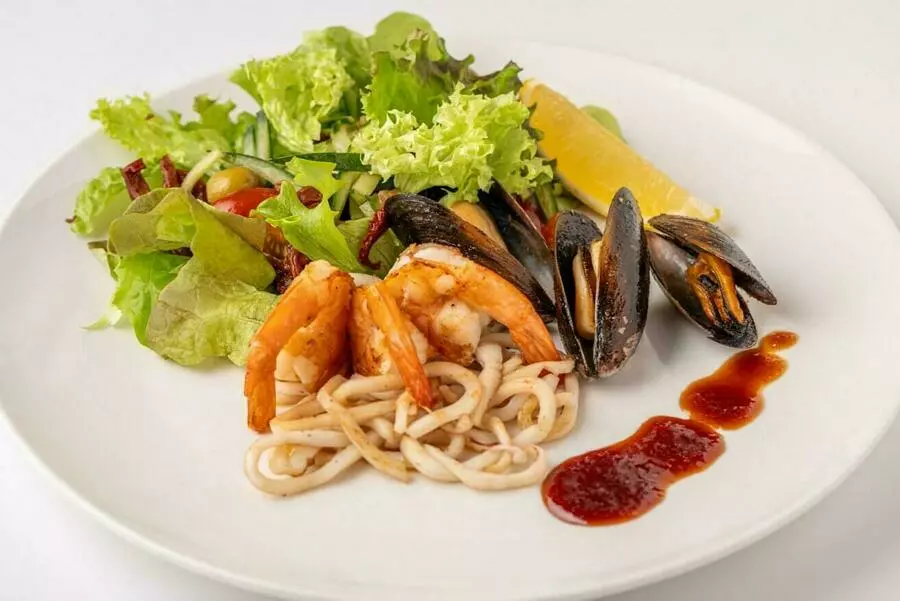 Салат с морепродуктами