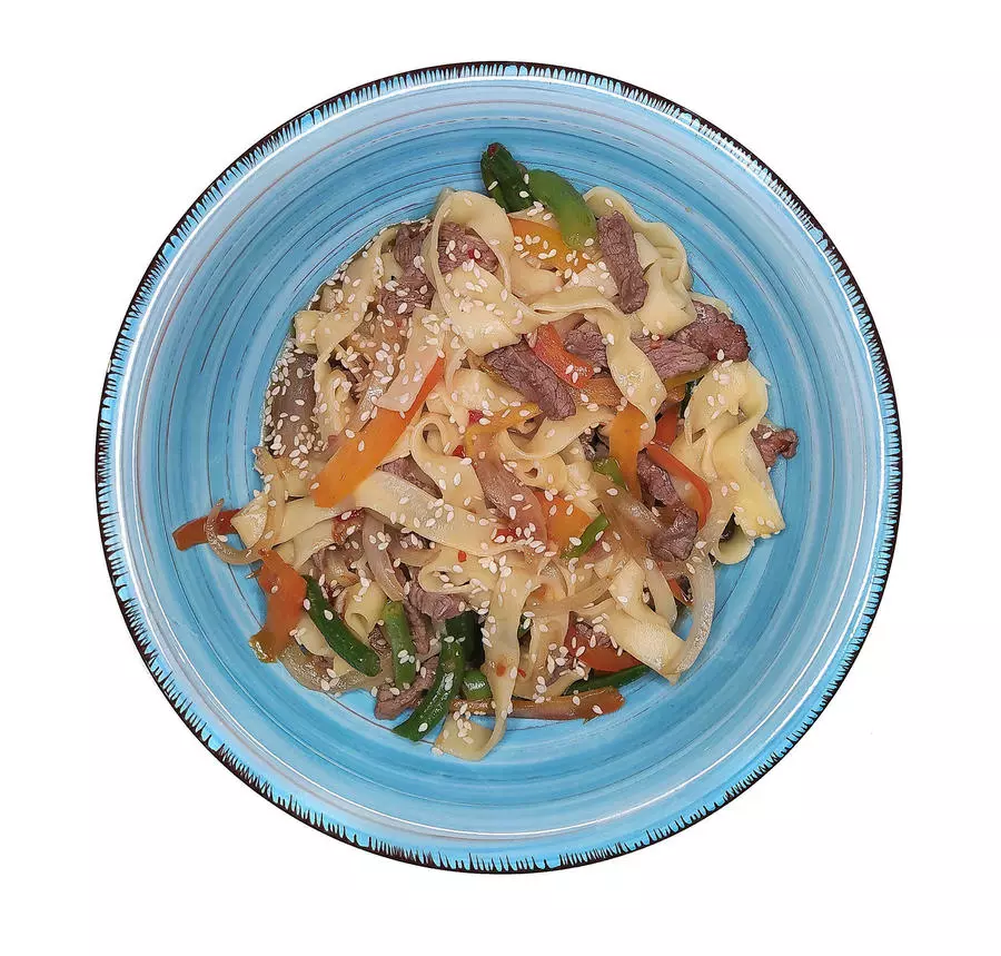 Удон с говядиной и овощами