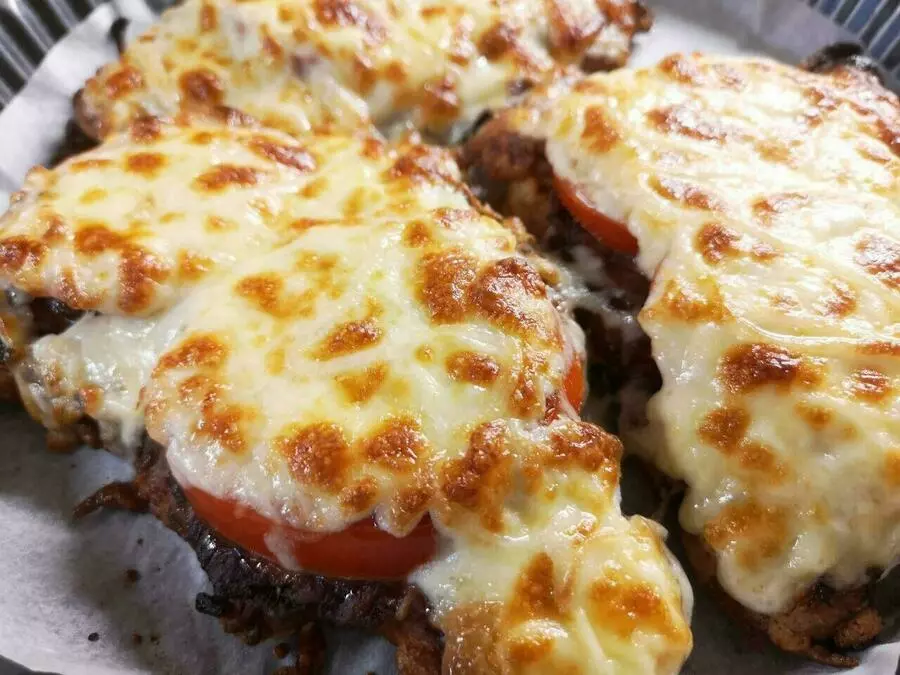 Свинина по-кубански с фирменным соусом 