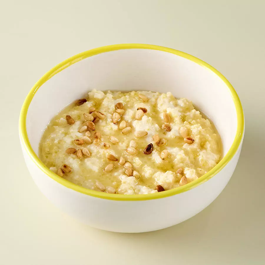 Пшенная каша с кедровыми орешками и мёдом