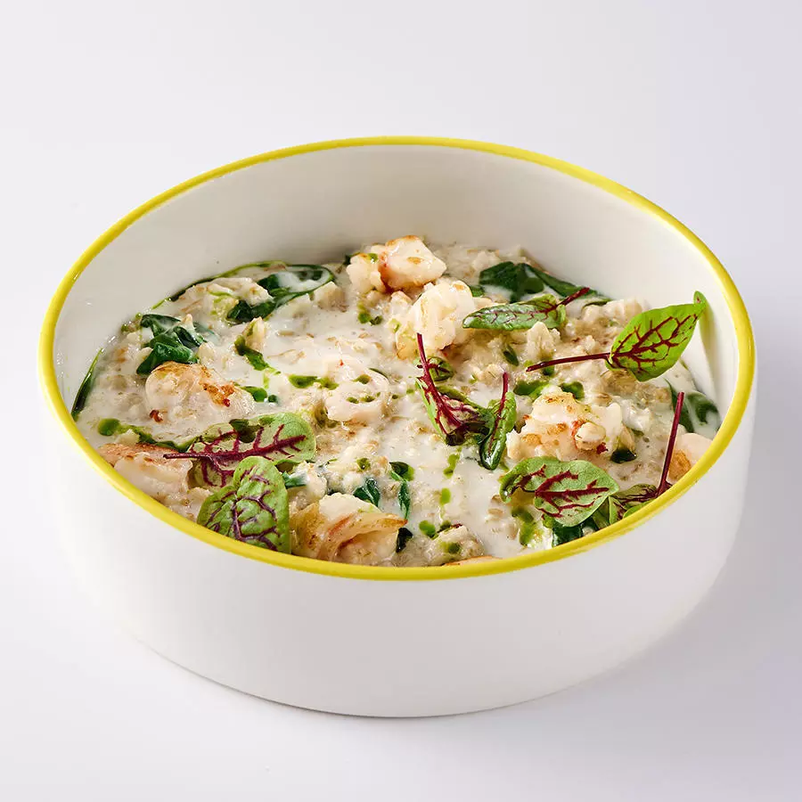 Овсяная каша на кокосовом молоке с сыром и креветками