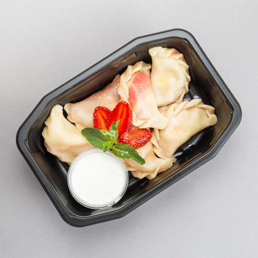 Вареники с клубникой