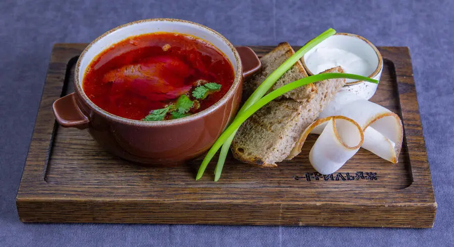 Борщ с говядиной 250/20г