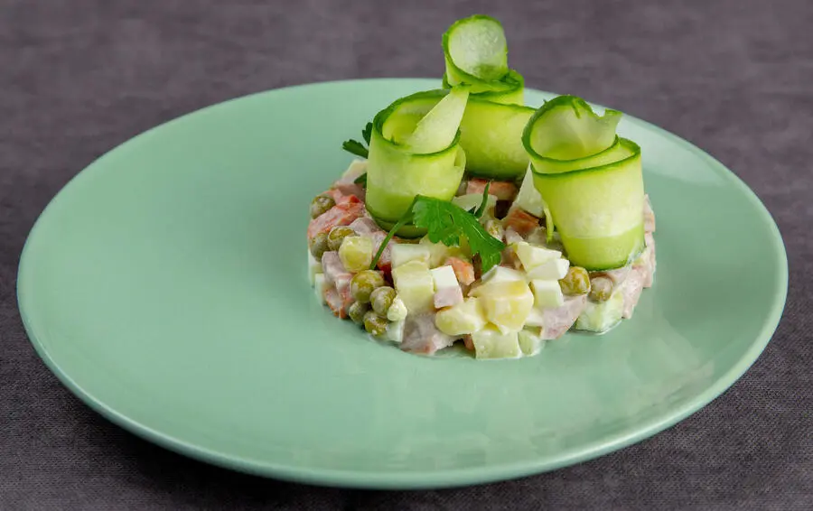 Салат "Оливье с ветчиной" 130г