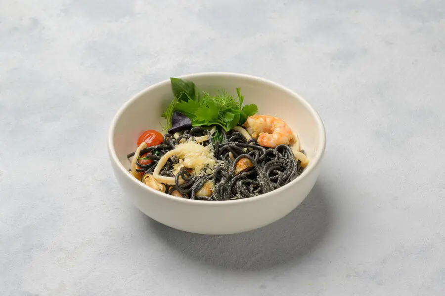 Паста неро с морепродуктами