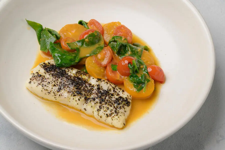 Треска с миксом томатов черри