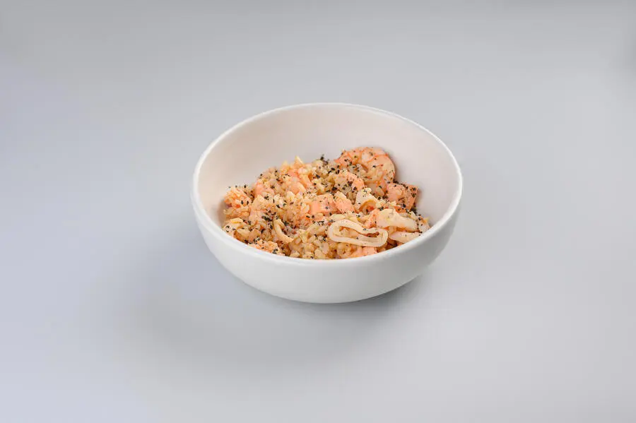 Бурый рис с морепродуктами