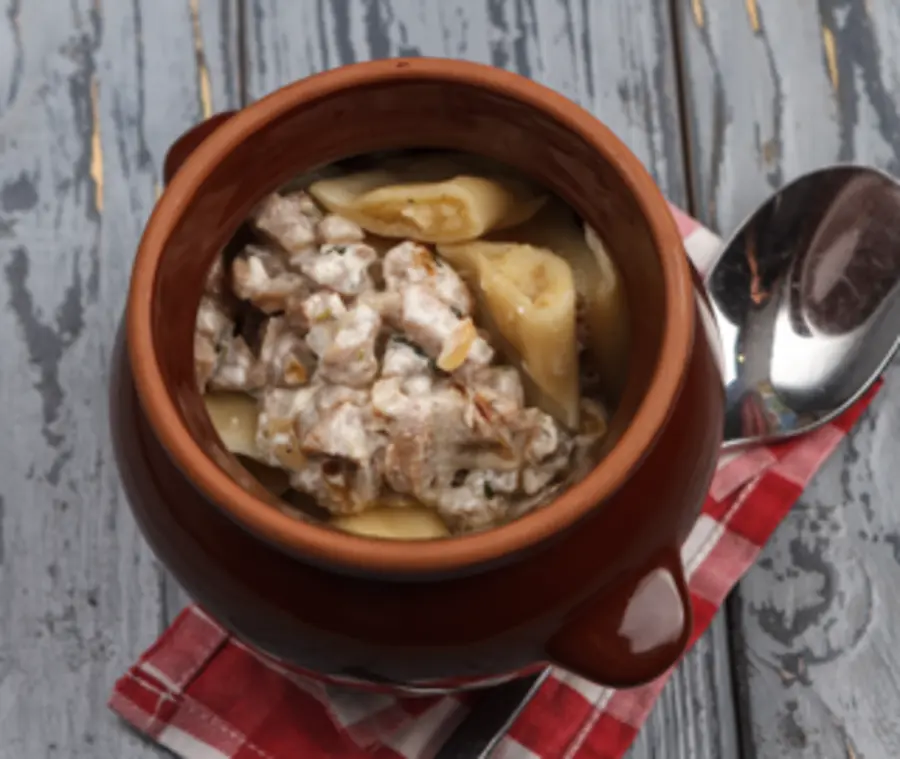 Вареники с картофелем в горшочке