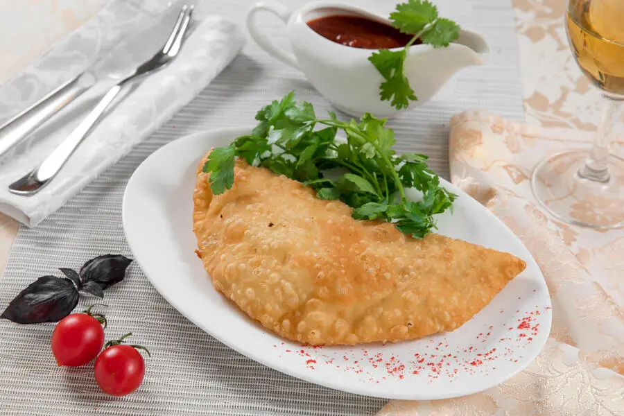 Чебурек с бараниной