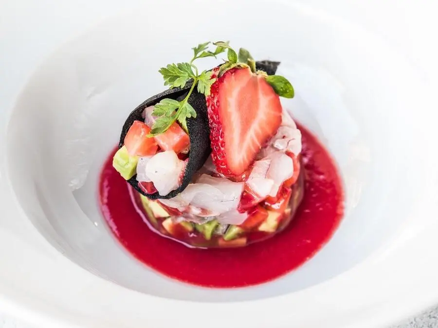 ТАРТАР / ТУНЕЦ / КЛУБНИКА