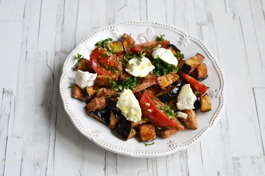 БАКЛАЖАНЫ / ТОМАТЫ / СЛИВОЧНЫЙ СЫР