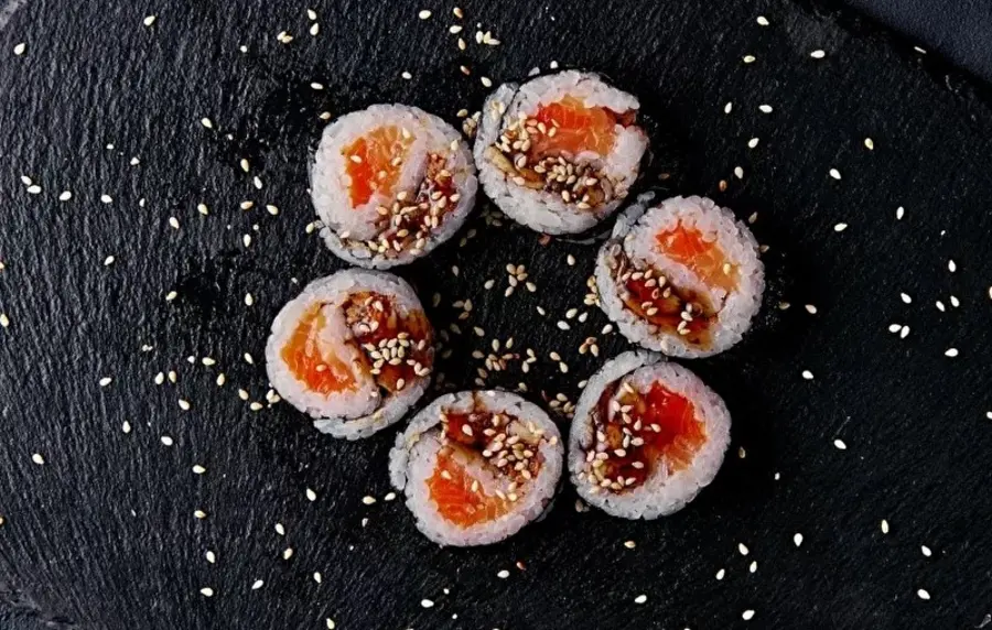 Ролл "Инь-Янь"