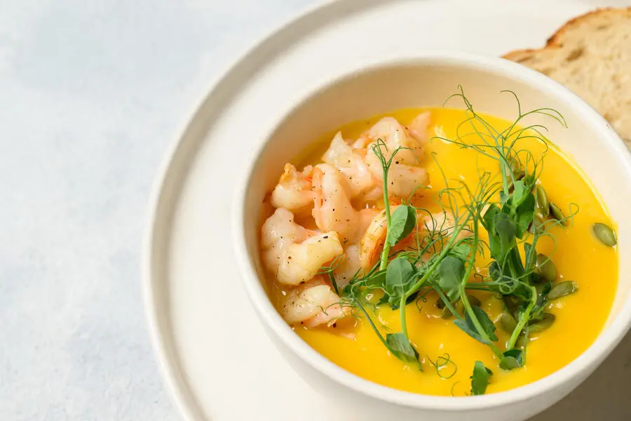 Тыквенный крем суп на кокосовом молоке с креветкой