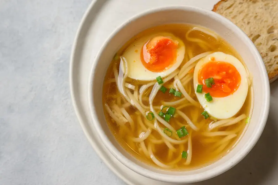 Суп лапша куриная с яйцом