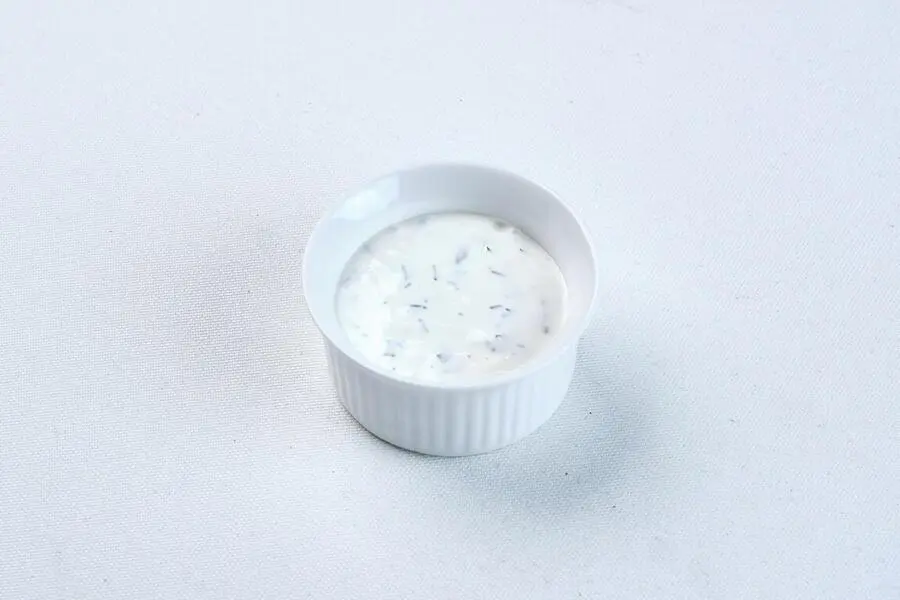 Сметана с чесноком