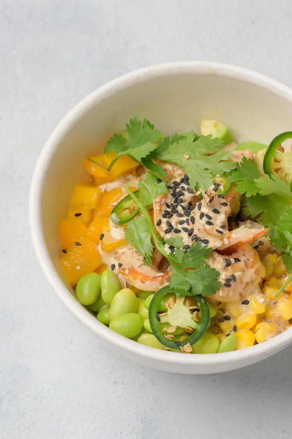 Поке с креветками и киноа