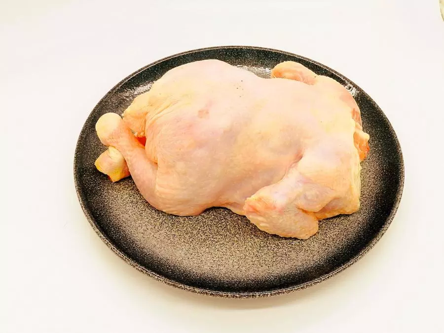 Цыпленок неочищенный охл вес 1,9 - 2,1кг  