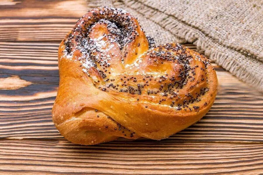 Булочка с сахаром (минимум 6 шт.)