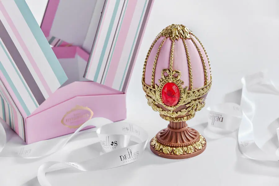 Императорское Фаберже рубин из молочного шоколада розовое 