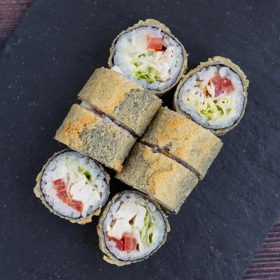 Жаренный ролл "Цезарь с курицей"