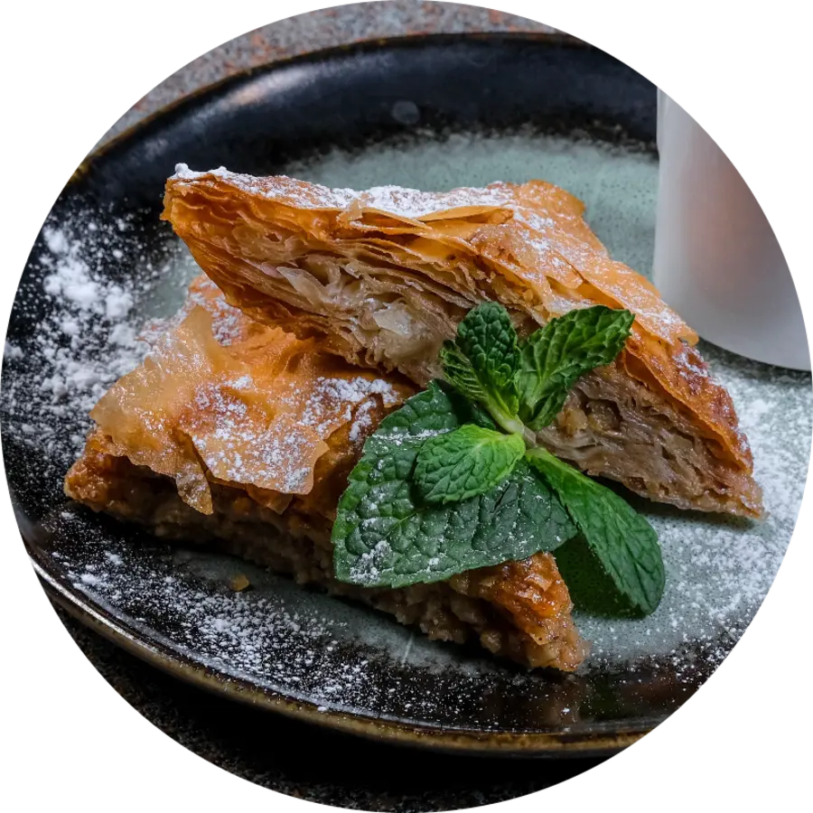 Восточная пахлава с фисташками и грецким орехом
