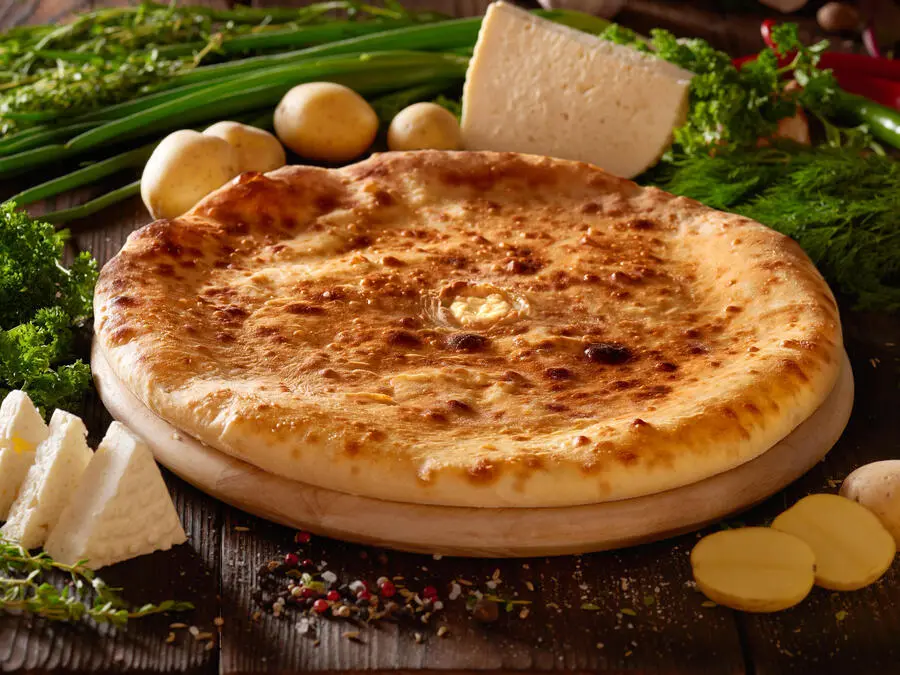 Пирог с осетинским сыром и картофелем 30см