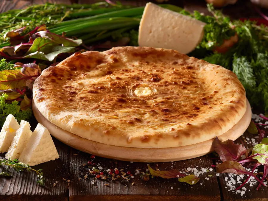 Пирог с осетинским сыром и мангольдами 30см