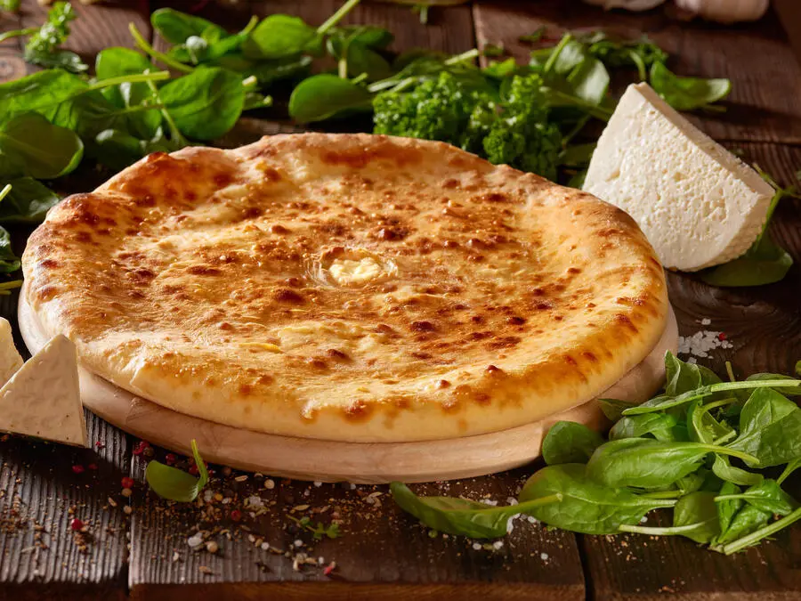 Пирог с осетинским сыром и шпинатом 30см