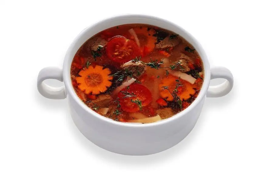 Острый суп с беконом и овощами